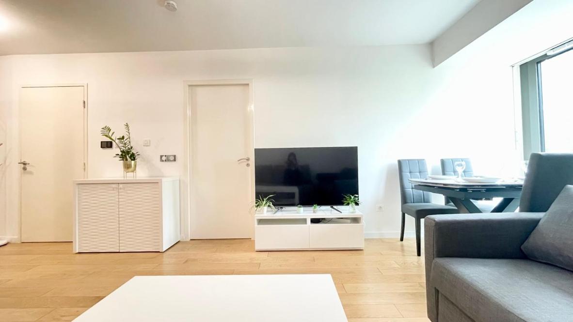 Apartment Moderne - Parc De La -1min Du Metro